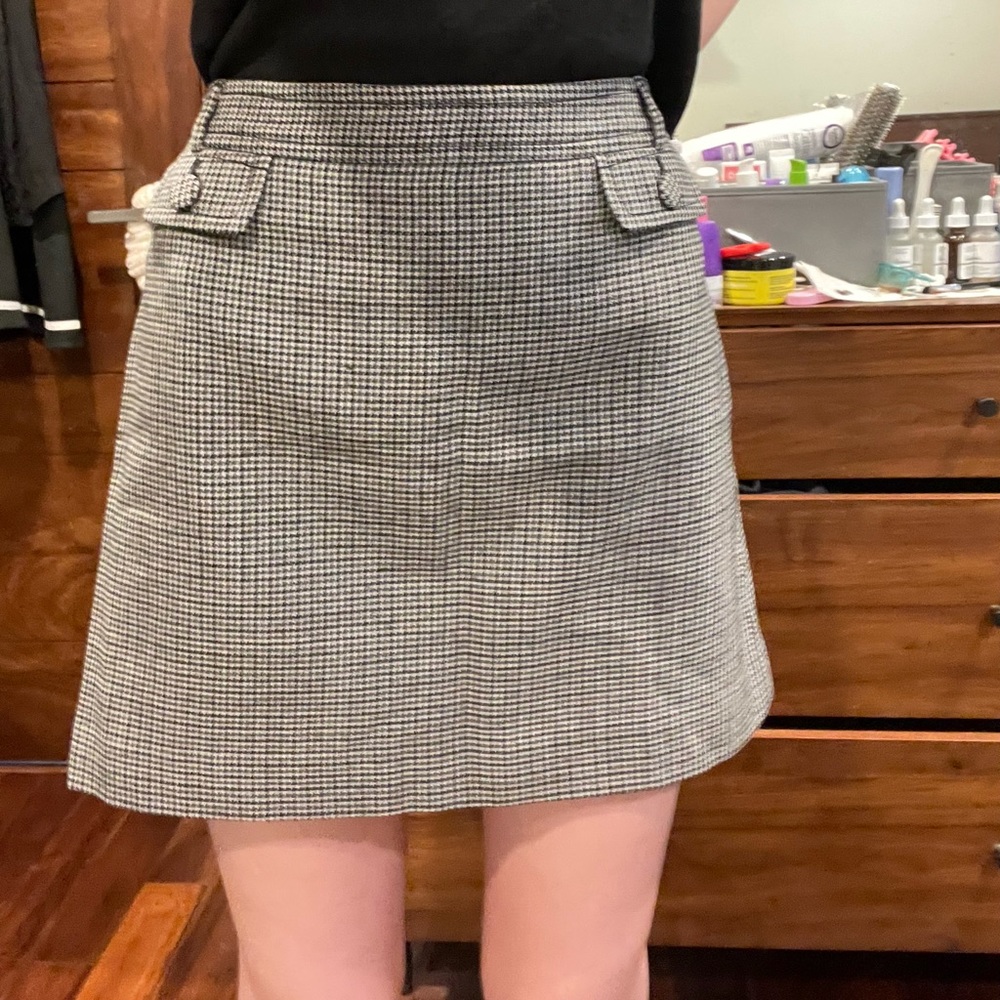 Houndstooth/ checkered mini skirt